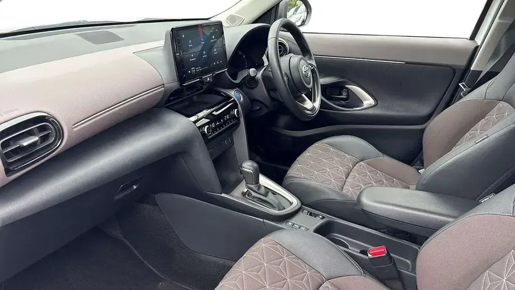 Used Toyota Yaris Cross 113 HP (83 kW) 2023 White SUV