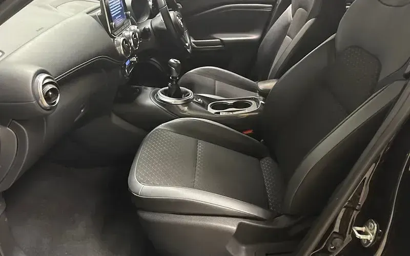 Used Nissan Juke N-Connecta 114 HP (83 kW) 2023 Black SUV
