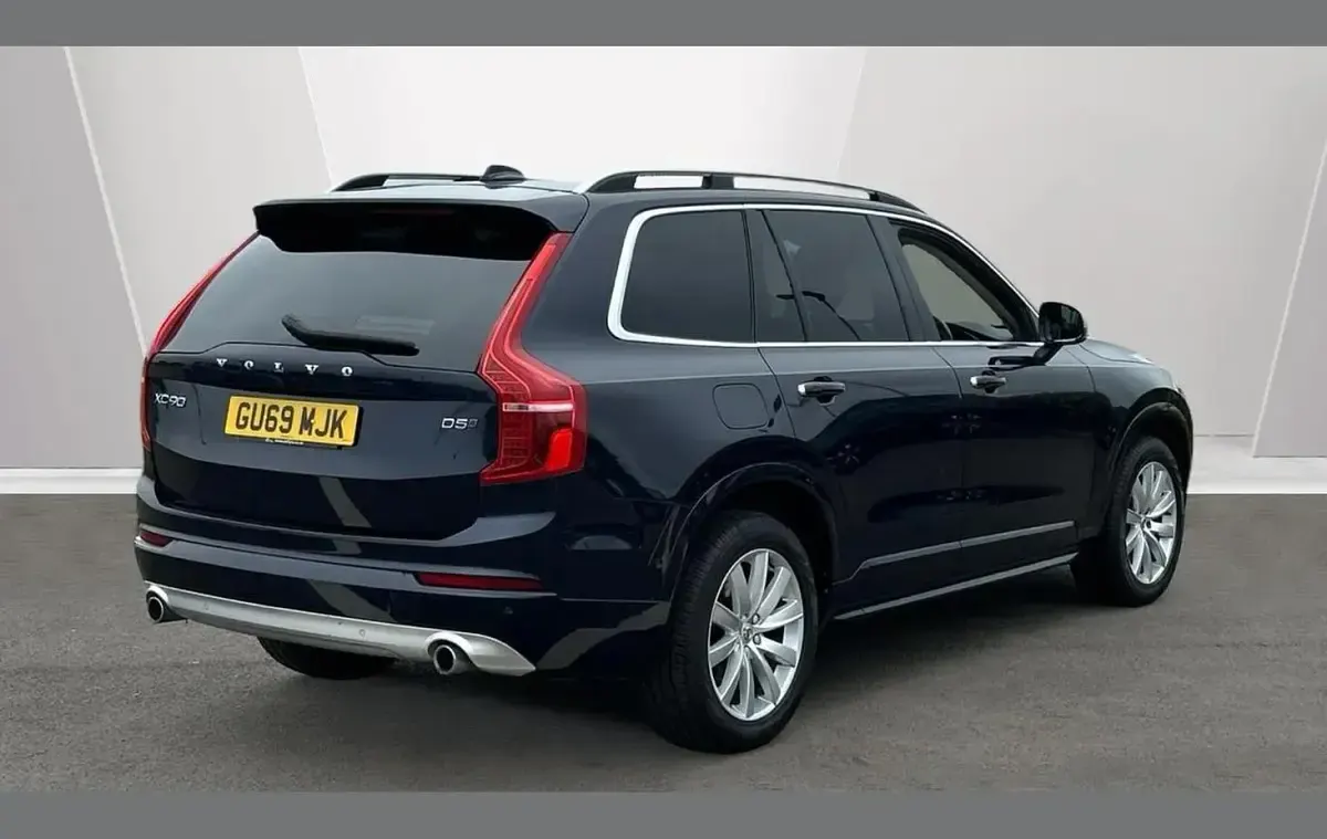 Used Volvo XC90 Momentum 232 HP (170 kW) 2019 Blue SUV