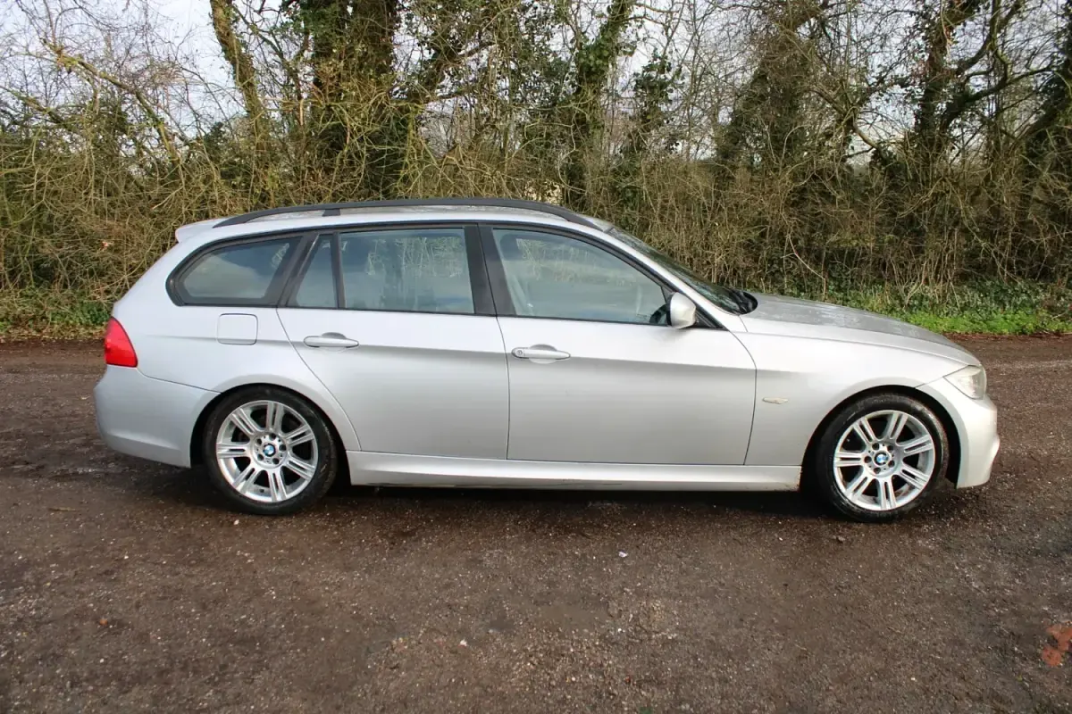 Usado BMW 320 M Sport 2010 Plateado Familiar