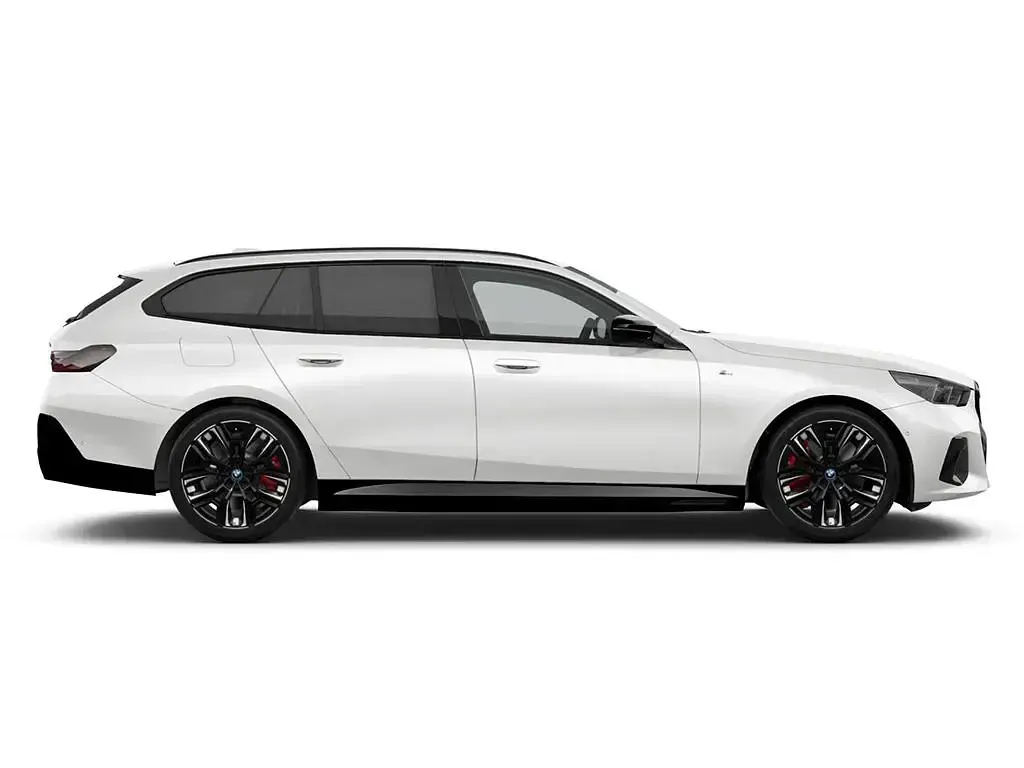 New BMW i5 Shadowline 22 kW (30 HP) 2026 Mineral white Estate