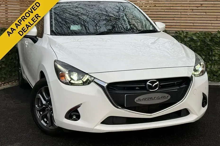 Used Mazda 2 Inclusive 90 HP (66 kW) 2019 White Hatchback
