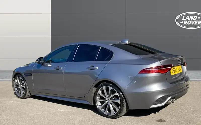 Gebraucht Jaguar XE R-Dynamic 204 PS (150 kW) 2023 Grau Limousine
