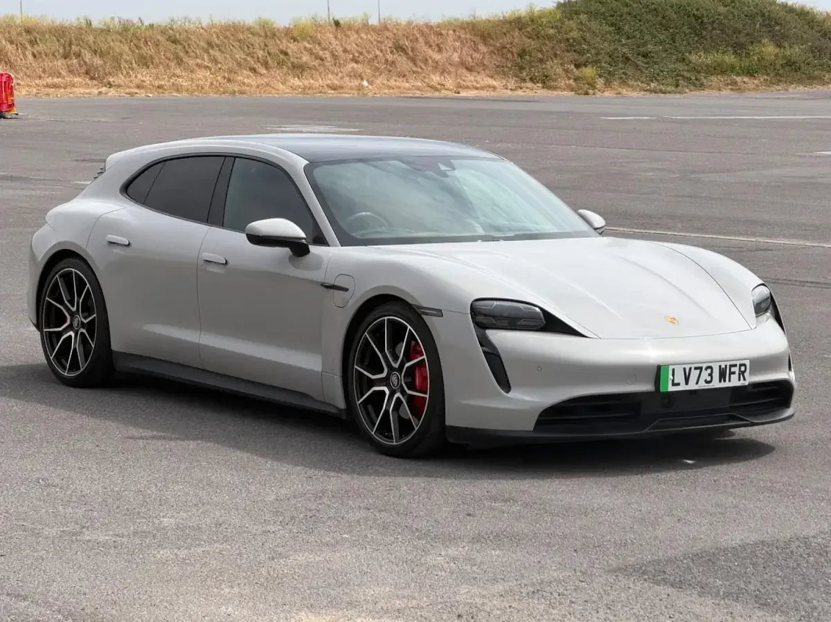 Used Porsche Taycan Performance Package 419 kW (571 HP) 2023 Grey Estate