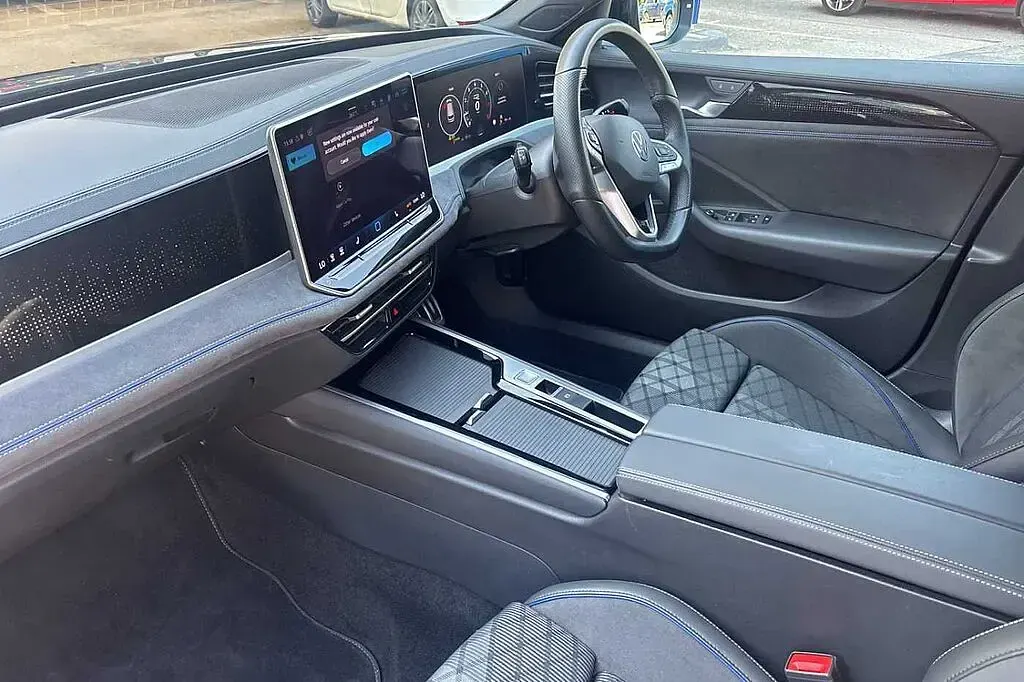Used VW Passat 150 HP (110 kW) 2025 Estate