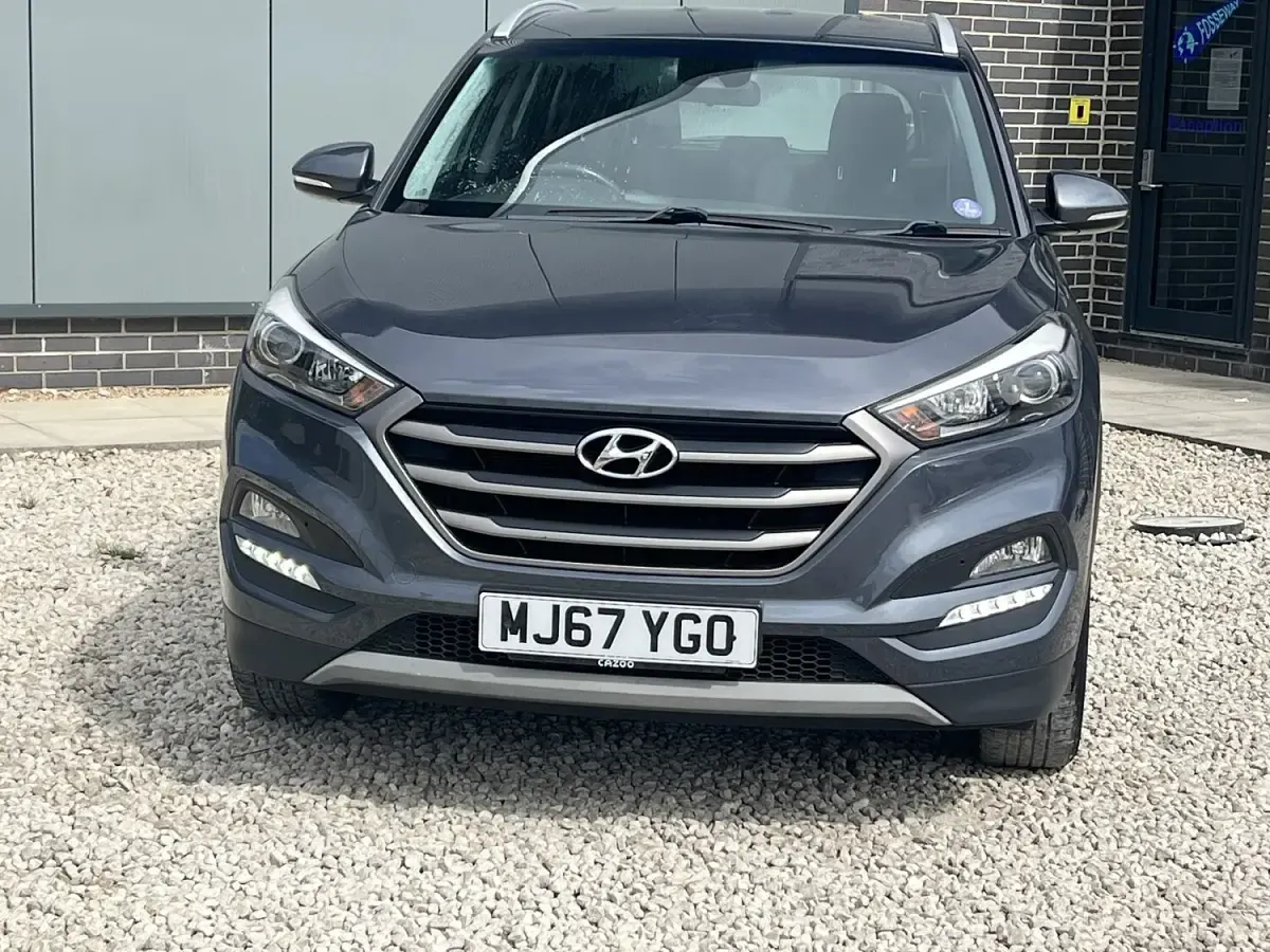 Used Hyundai Tucson SE 177 HP (130 kW) 2017 Grey SUV