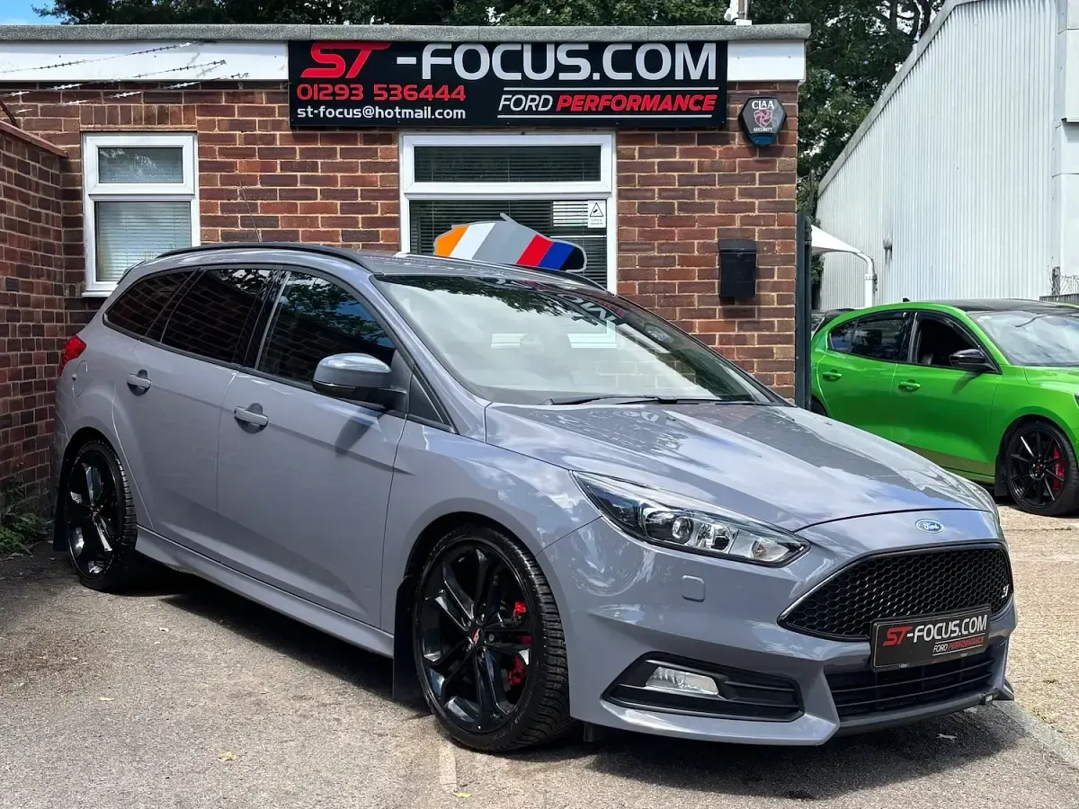 Used Ford Focus ST 250 HP (183 kW) 2016 Grey Estate