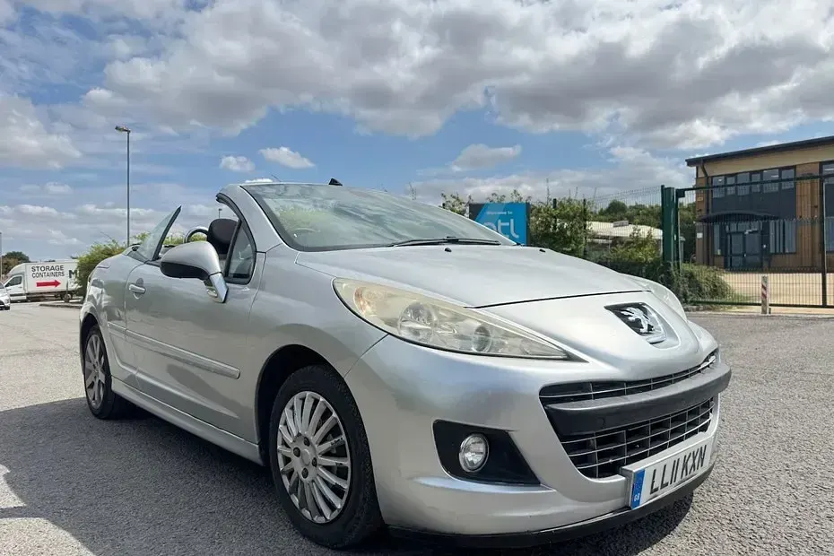 Used Peugeot 207 CC GTi 120 HP (88 kW) 2011 Silver Cabriolet