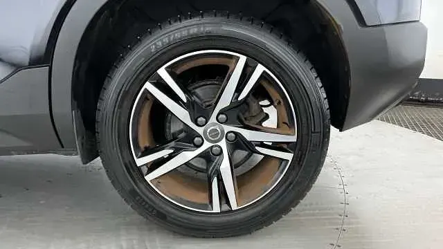 Used Volvo XC40 R-Design 161 HP (118 kW) 2022 Black SUV