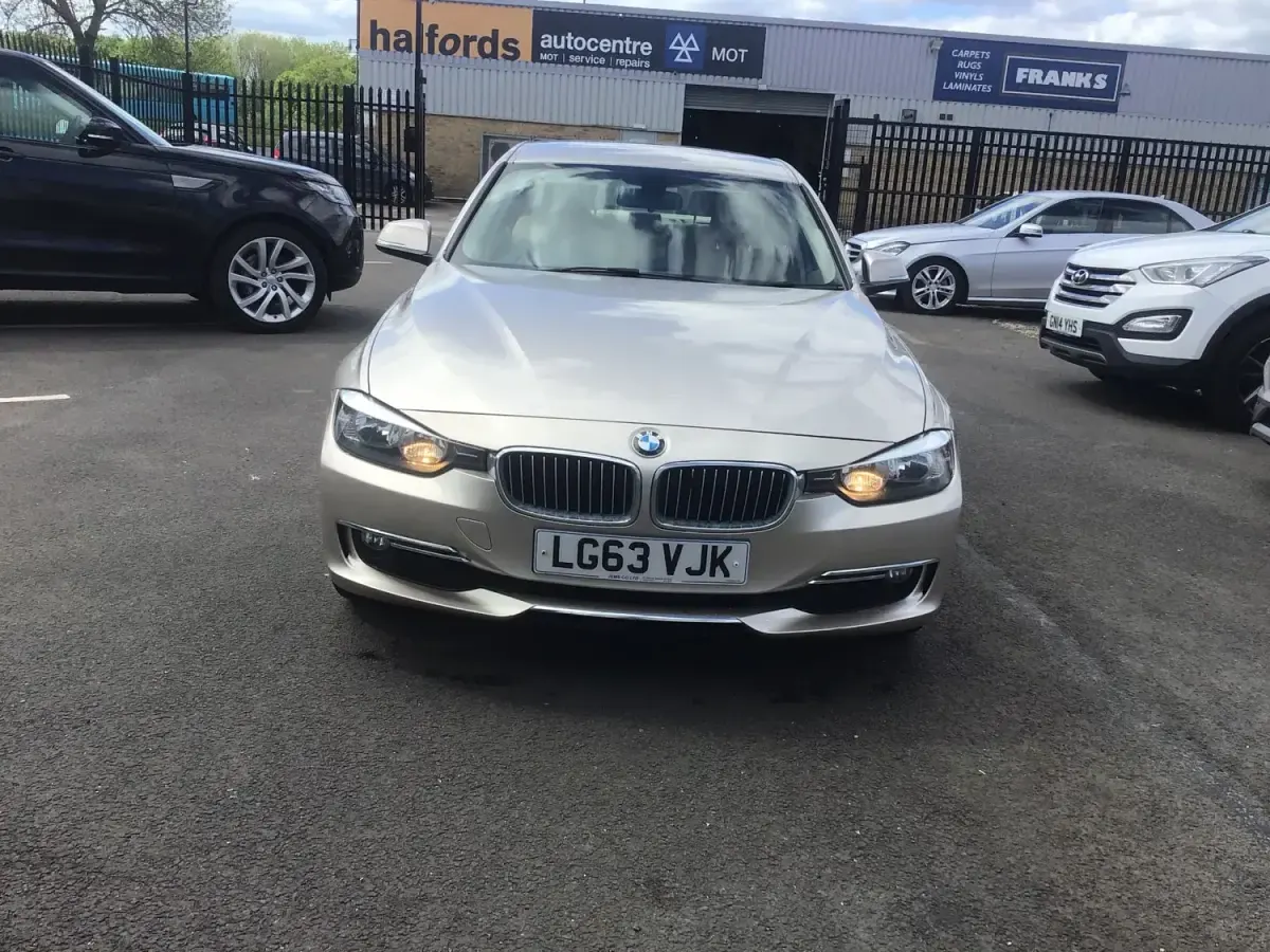 Used BMW 320 Luxury Line 2013 Silver Sedan