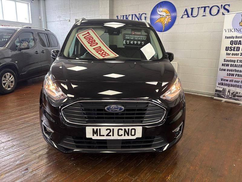 Used Ford Tourneo Titanium 120 HP (88 kW) 2021 Black MPV