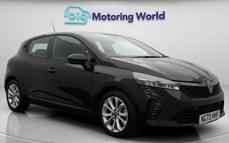 Used 2025 Renault Clio V Evolution Hatchback | £12,000 (Super price) - Image 1/4