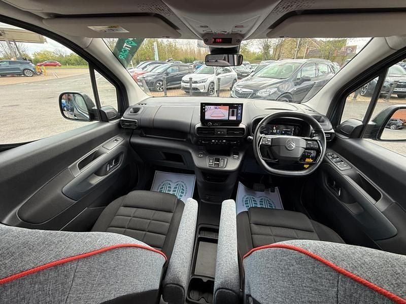 Używany Citroën e-Berlingo 98 kW (134 KM) 2024 Niebieski Minivan