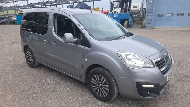 Used Peugeot Partner Active 75 HP (55 kW) 2019 Grey MPV