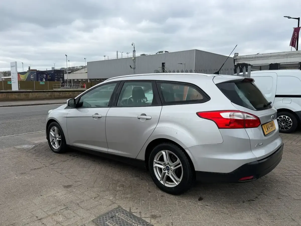 Used Ford Focus 115 HP (84 kW) 2014 Black Estate