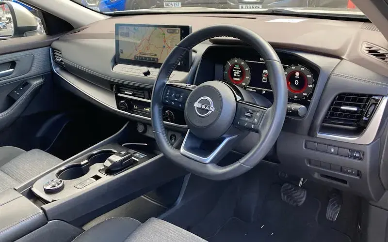 Used Nissan X-Trail N-Connecta 213 HP (156 kW) 2023 Silver SUV