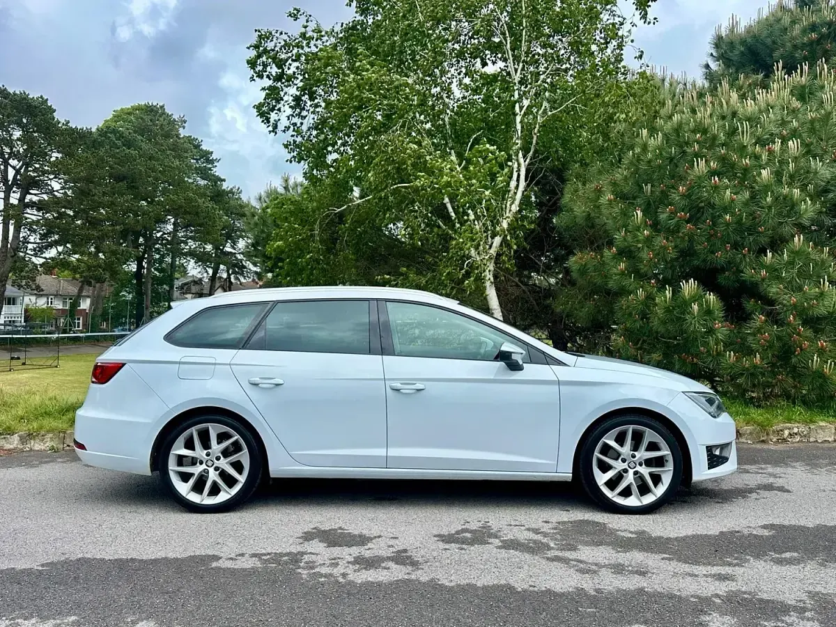 Used Seat Leon FR 2016 White Estate