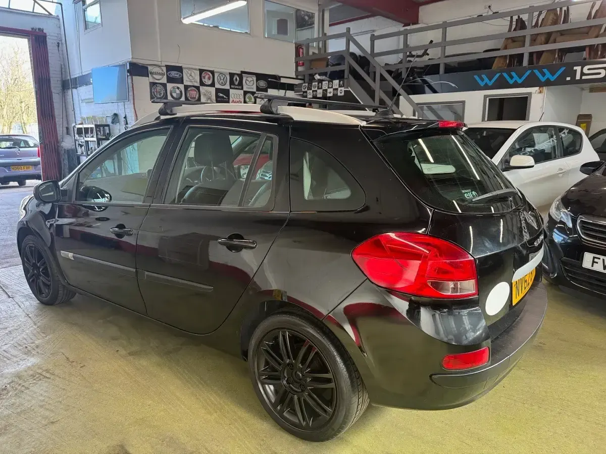 Used Renault Clio Dynamique 2012 Black Estate