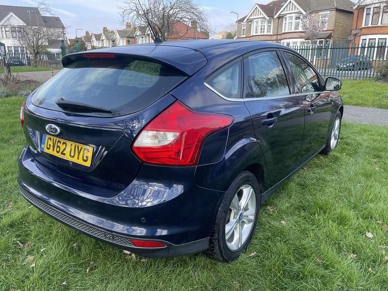 Used Ford Focus Zetec 2013 Blue Hatchback
