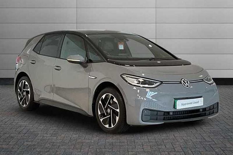 Grey Used 2025 VW ID.3 Pro Performance Hatchback | £23,595 (Good price) - Image 1/4