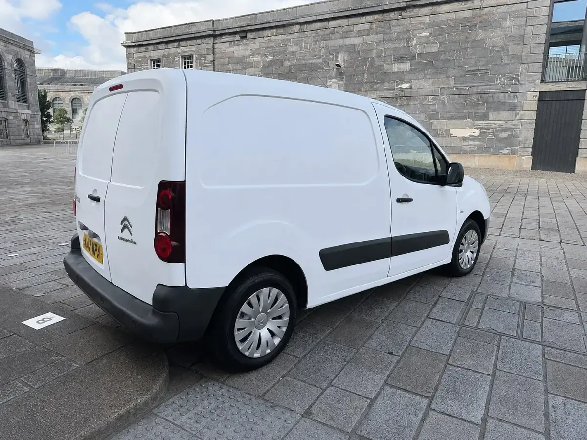 Used Citroën Berlingo 75 HP (55 kW) 2012 White MPV