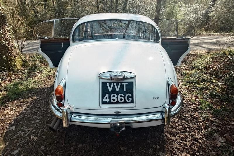 Used Jaguar MK II 1969 Cream Sedan