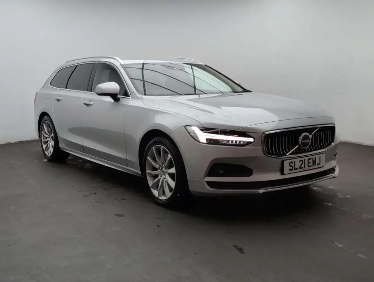 Used Volvo V90 Momentum 194 HP (142 kW) 2021 Silver Estate