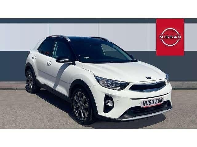 White Used 2019 Kia Stonic 4 SUV | £11,299 (Fair price) - Image 1/4