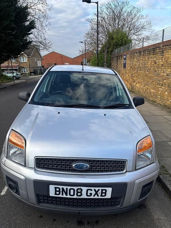 Used Ford Fusion Zetec 99 HP (72 kW) 2008 Silver Hatchback