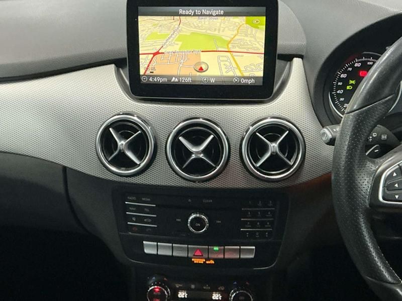 Used Mercedes B200 2017 Blue MPV