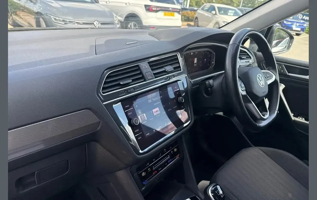 Used VW Tiguan Life 150 HP (110 kW) 2022 Black SUV