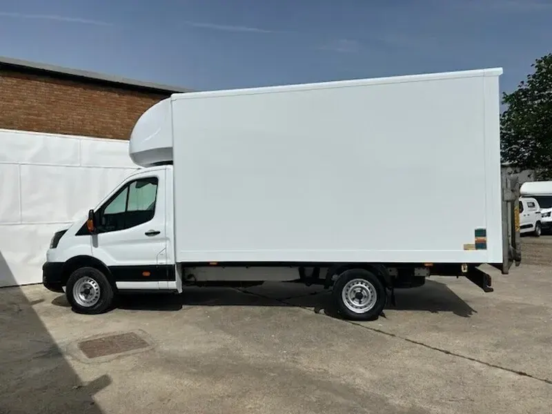 Używany Ford Transit 130 KM (95 kW) 2021 Biały Kabriolet