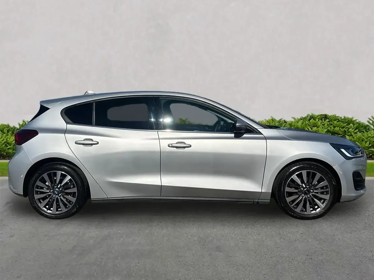 Używany Ford Focus Titanium X 2024 Srebrny Hatchback