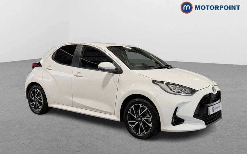 Used 2025 Toyota Yaris Hybrid Design Hatchback | £16,899 (Super price) - Image 1/4