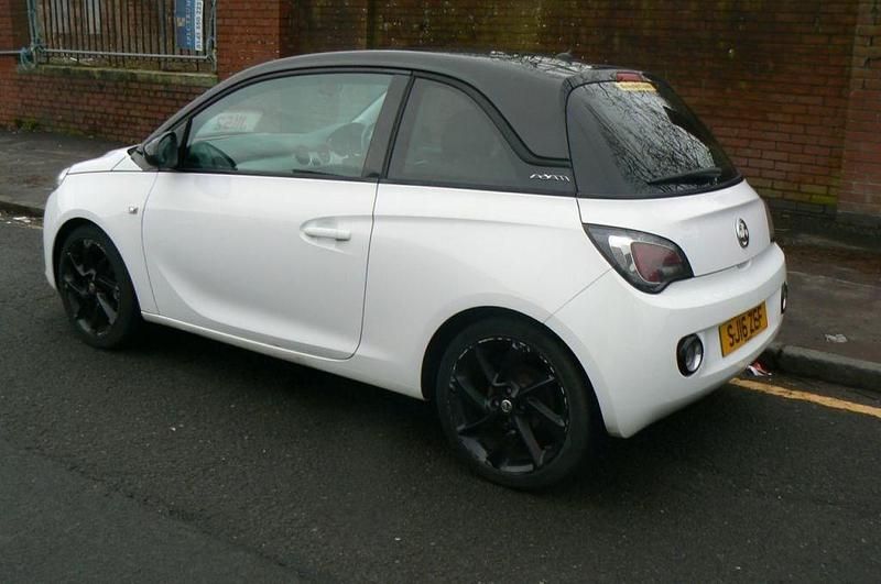 Used Vauxhall Adam 70 HP (51 kW) 2016 White Hatchback