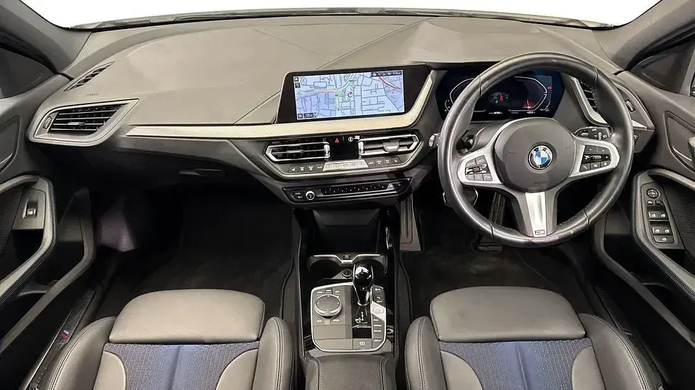 Used BMW 118 M Sport 134 HP (98 kW) 2023 White Hatchback