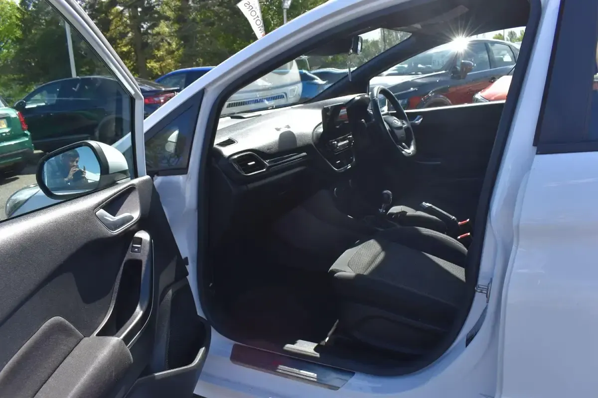Used Ford Fiesta ST-Line 125 HP (91 kW) 2019 White Hatchback