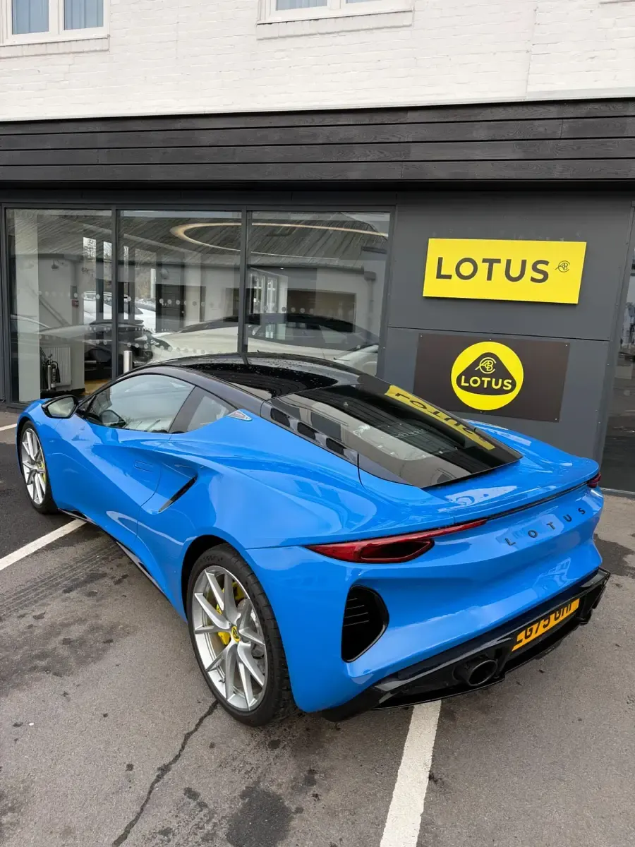 Used Lotus Emira 405 HP (297 kW) 2025 Blue Coupe