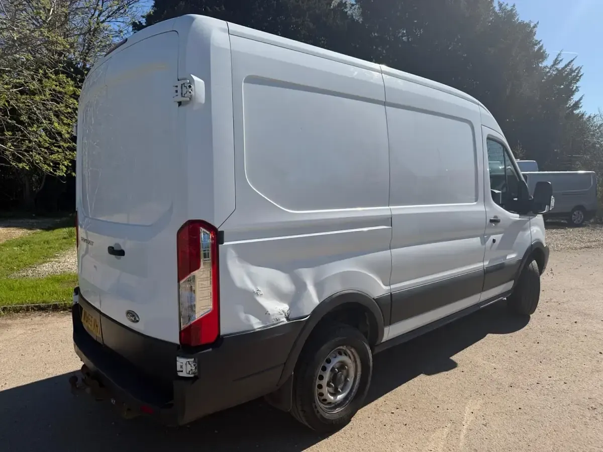 Used Ford Transit 125 HP (91 kW) 2015 White Van
