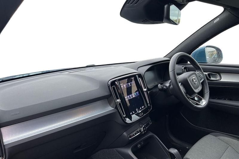 Used Volvo XC40 Core 211 HP (155 kW) 2023 Fjord blue SUV
