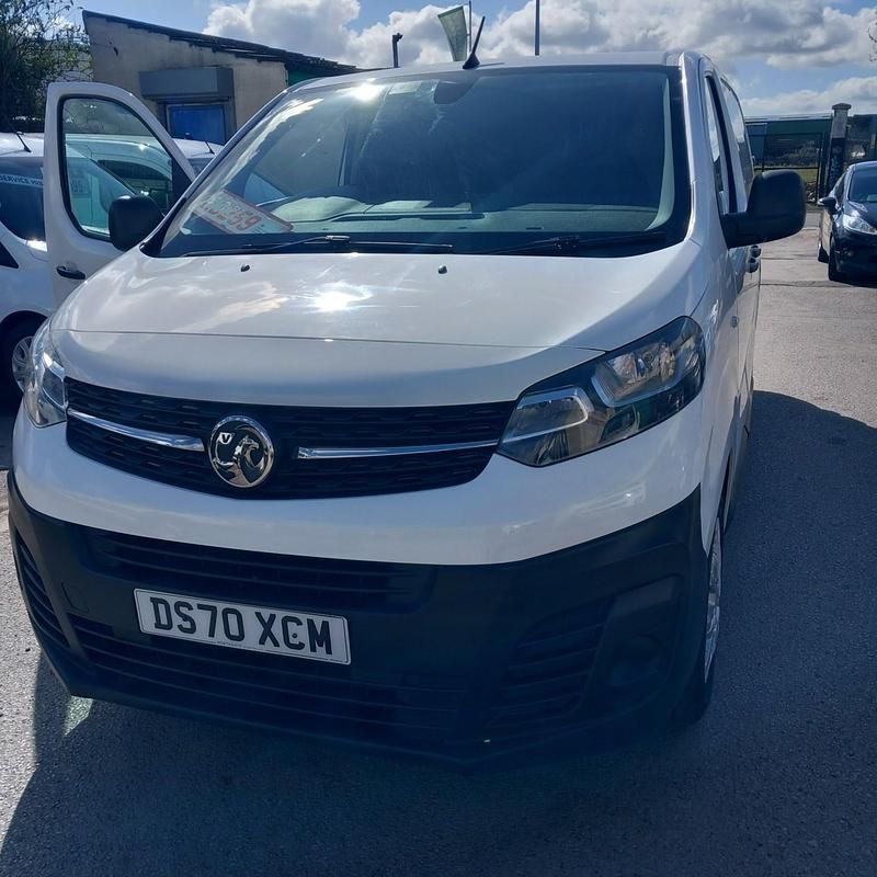 Used Vauxhall Vivaro 100 HP (73 kW) 2020 White MPV