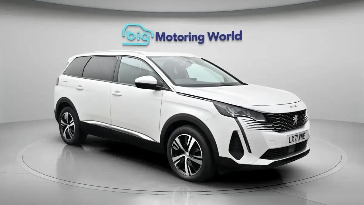 Used Peugeot 5008 Allure Premium 131 HP (96 kW) 2021 SUV