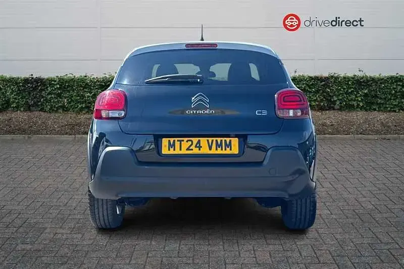 Begagnad Citroën C3 PureTech 2024 Svart Halvkombi