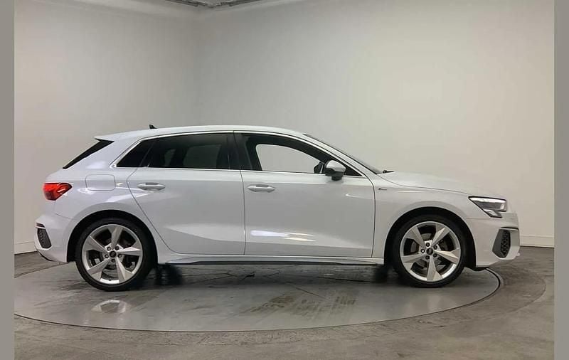 Used Audi A3 S-Line 147 HP (108 kW) 2023 White Hatchback