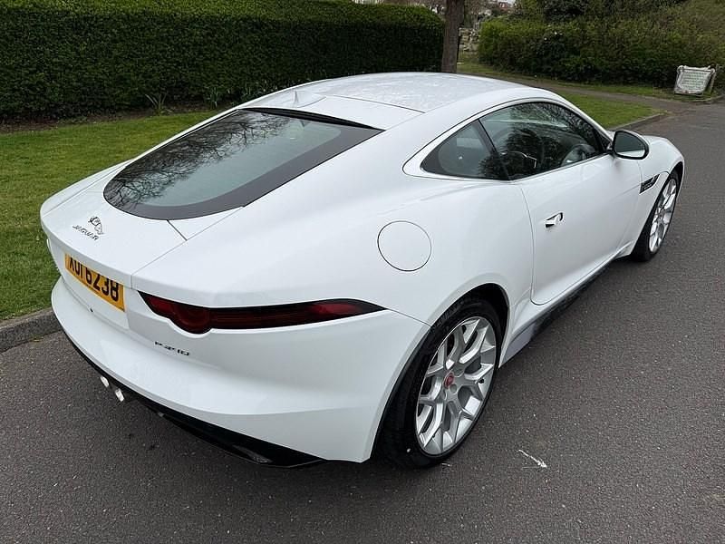 Usado Jaguar F-Type R-Dynamic 340 HP (250 kW) 2020 Branco Coupé
