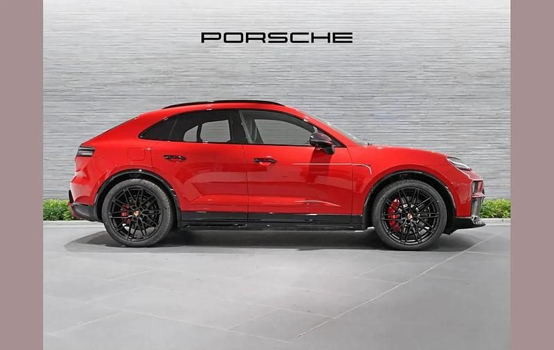 Used Porsche Macan 419 kW (571 HP) 2026 Red SUV