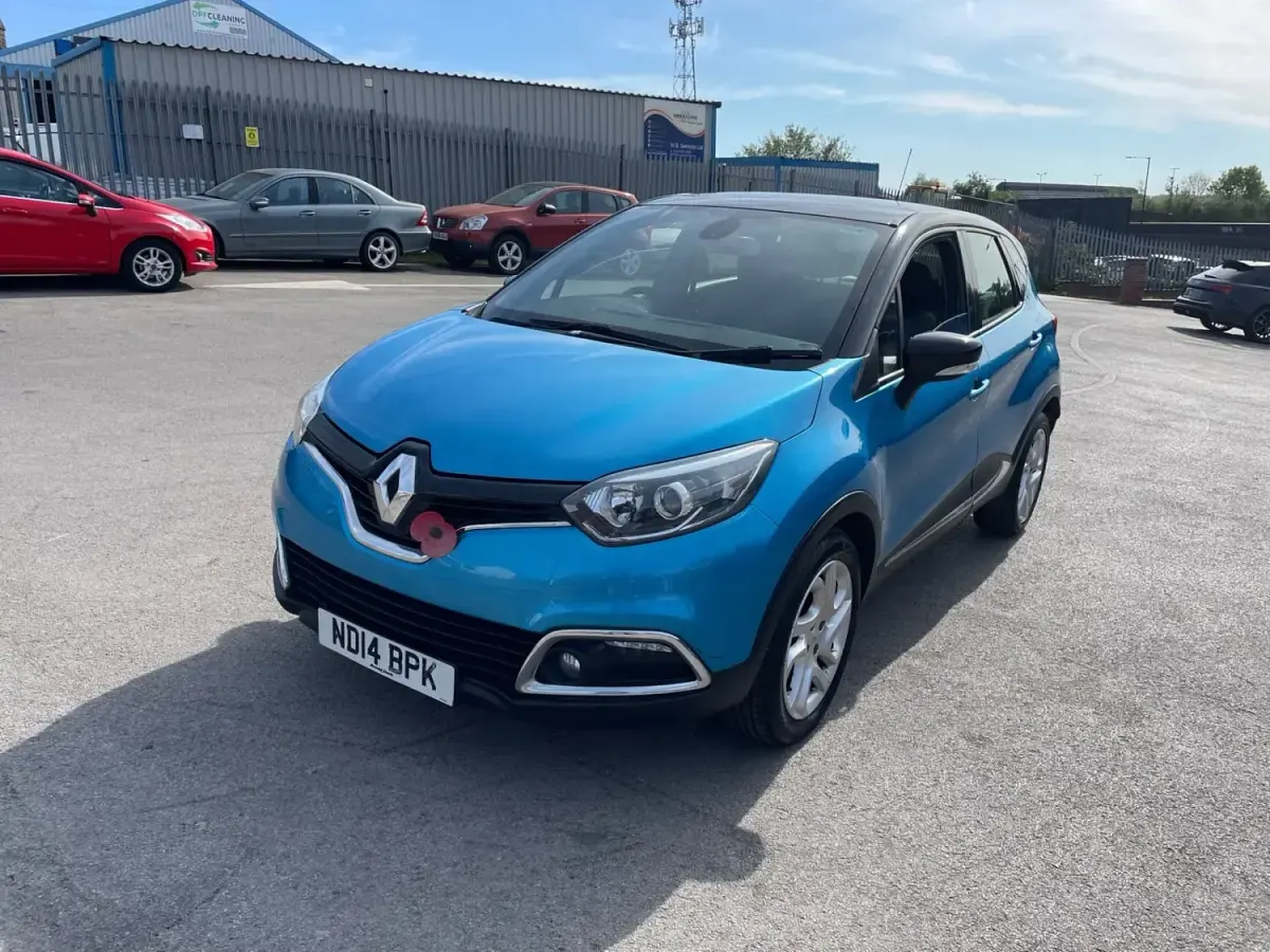 Usado Renault Captur Dynamique 90 HP (66 kW) 2014 Azul SUV