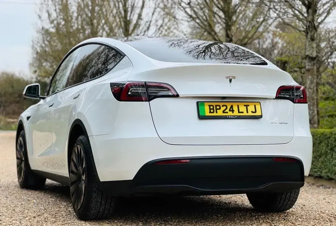 Used Tesla Model Y Long Range AWD 378 kW (514 HP) 2024 White SUV