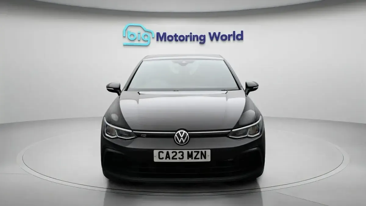 Usado VW Golf VIII R-line 150 CV (110 kW) 2023 Gris Utilitario