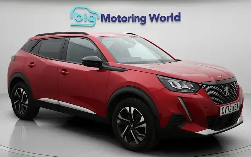 Usado Peugeot 2008 Allure+ 110 HP (80 kW) 2022 SUV